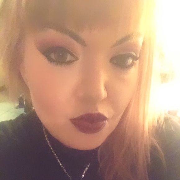 Meet your Posher, Christine - Picture 11 of 17